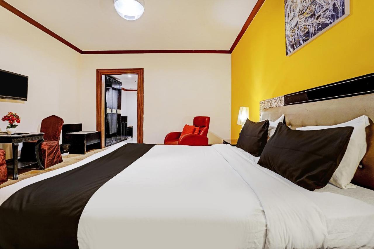 Townhouse 809 Royal Palms Hotel - Rose Collection มุมไบ ภายนอก รูปภาพ