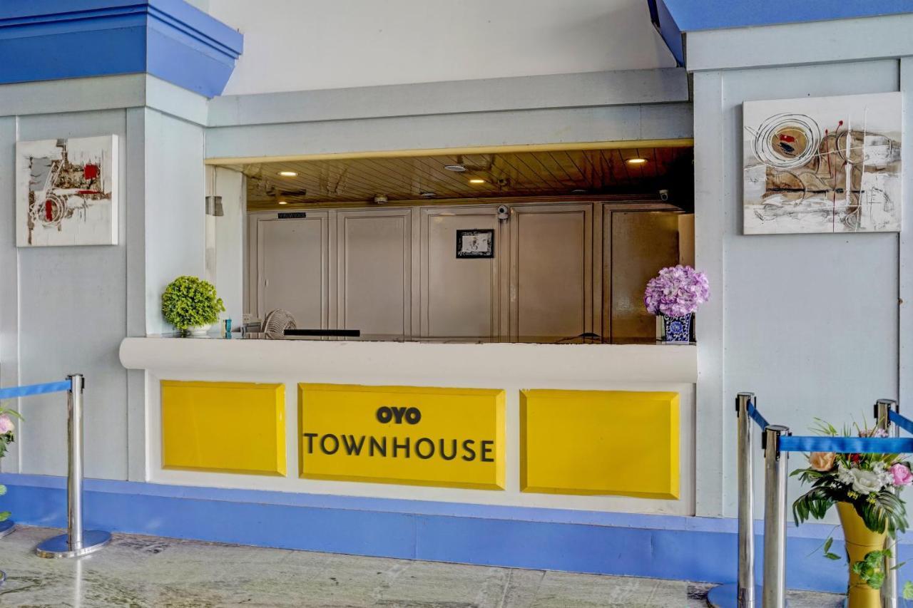 Townhouse 809 Royal Palms Hotel - Rose Collection มุมไบ ภายนอก รูปภาพ