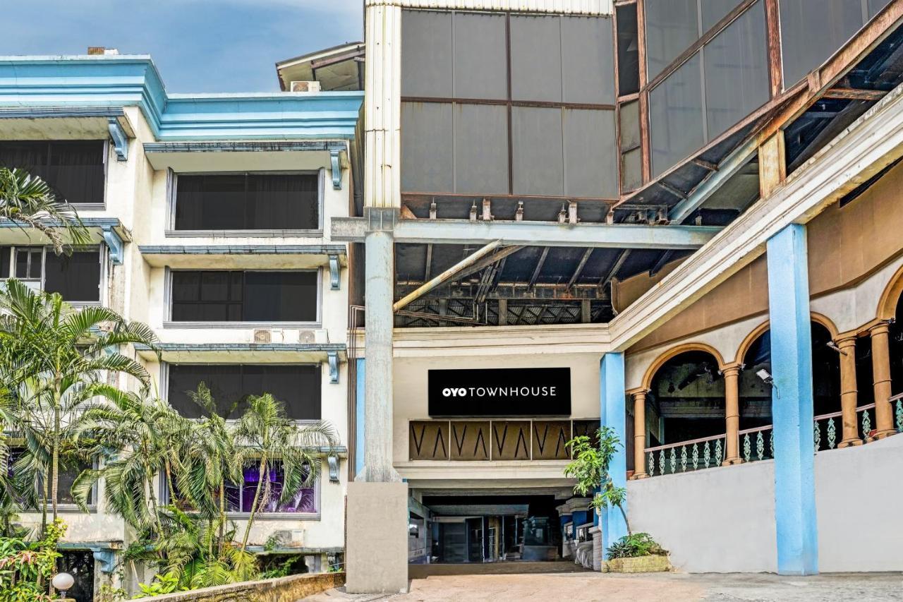 Townhouse 809 Royal Palms Hotel - Rose Collection มุมไบ ภายนอก รูปภาพ