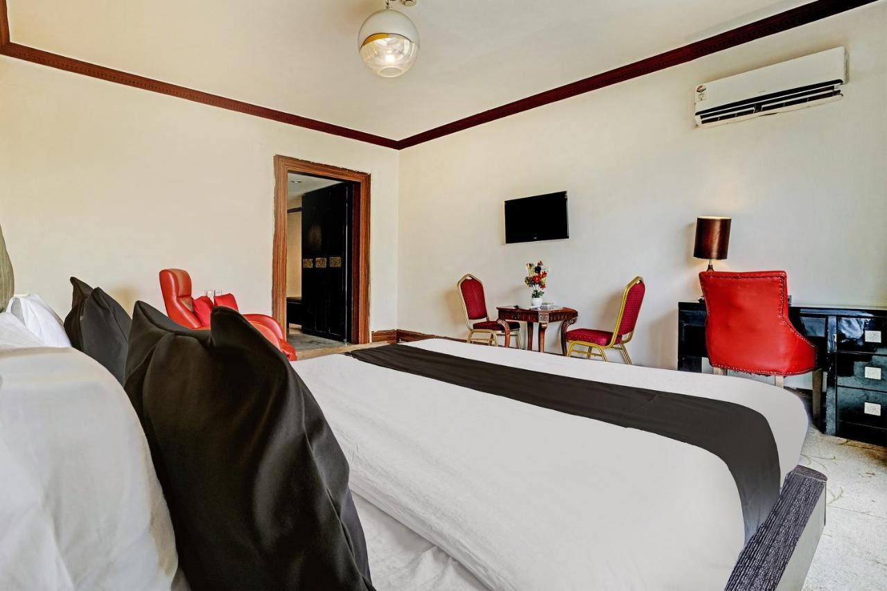 Townhouse 809 Royal Palms Hotel - Rose Collection มุมไบ ภายนอก รูปภาพ