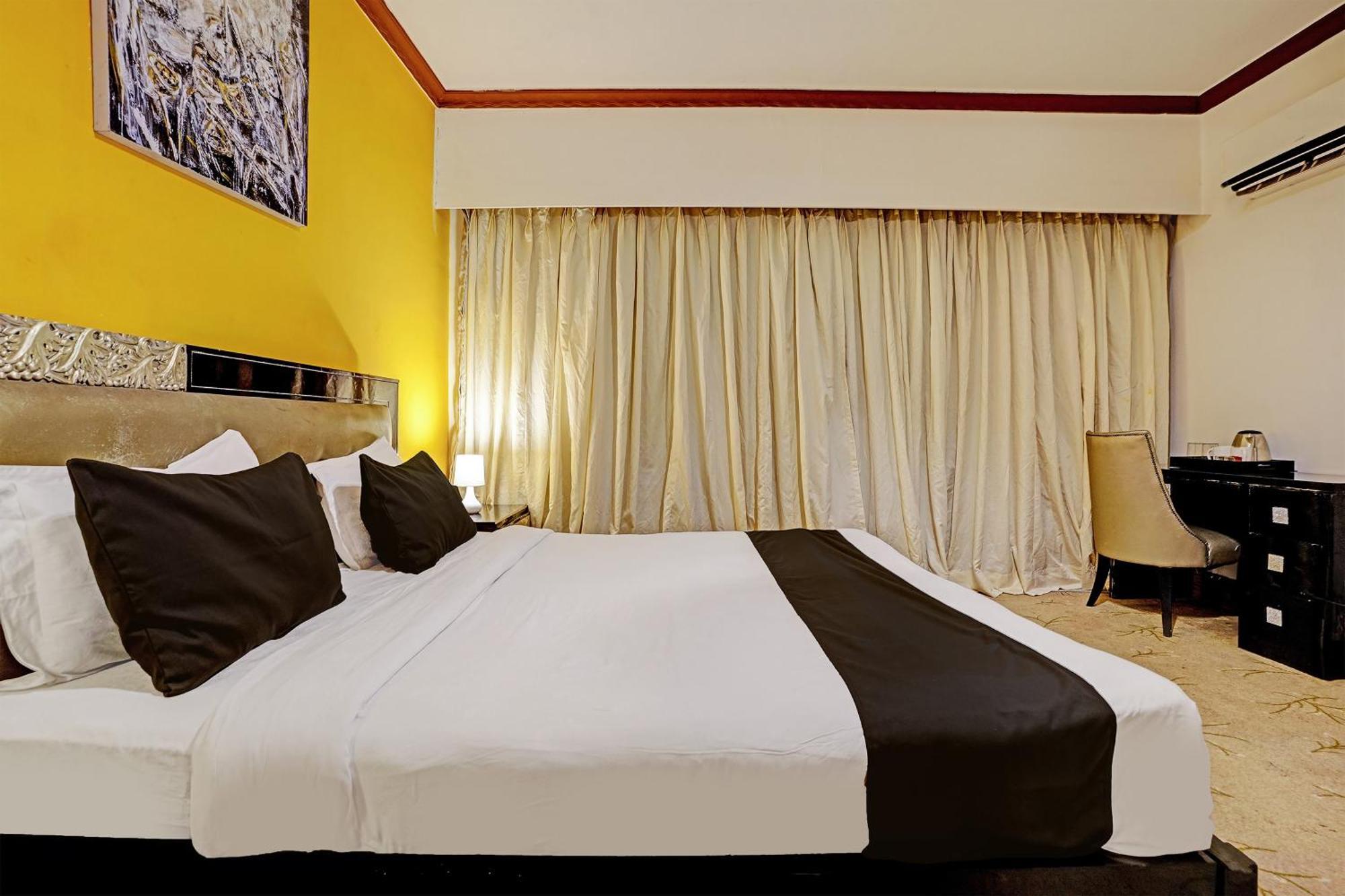 Townhouse 809 Royal Palms Hotel - Rose Collection มุมไบ ภายนอก รูปภาพ